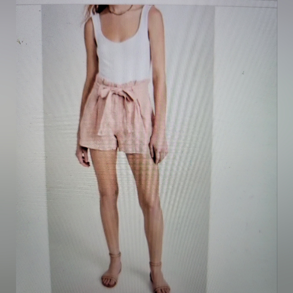 L'agence Hillary Blush Pink Linen Shorts Size 26 Paper bag